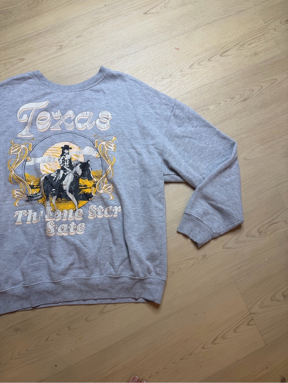 Zoe + Liv Texas Graphic Sweatshirt Top - Picture 3 of 5